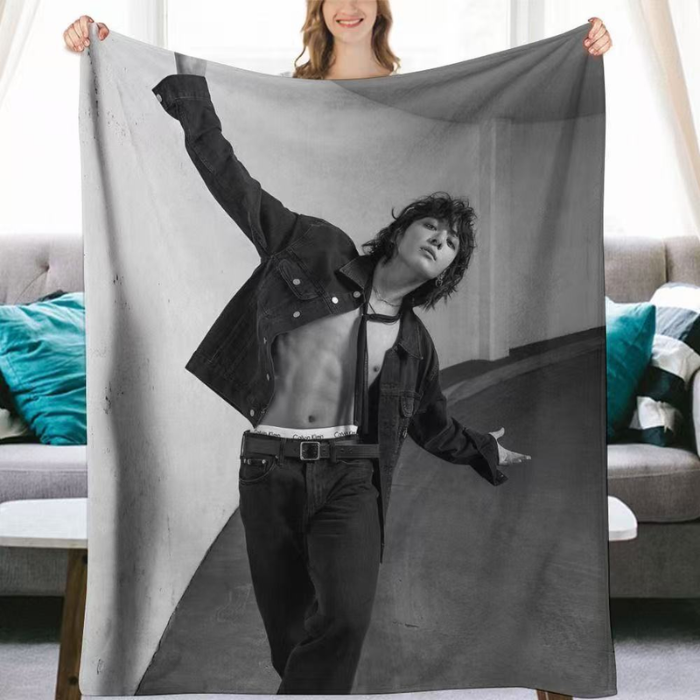 JUNGKOOK (BTS) - BLANKET VER.1