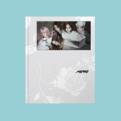 ITZY - MOTTO 12TH MINI ALBUM [PHOTOBOOK VER.]